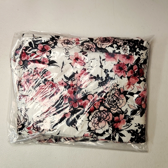 ❤️NWT VINTAGE TORRID TEE - FLORAL PRINT POCKET TEE V-NECK, SOFT COTTON SLUB - 3X - Picture 5 of 10